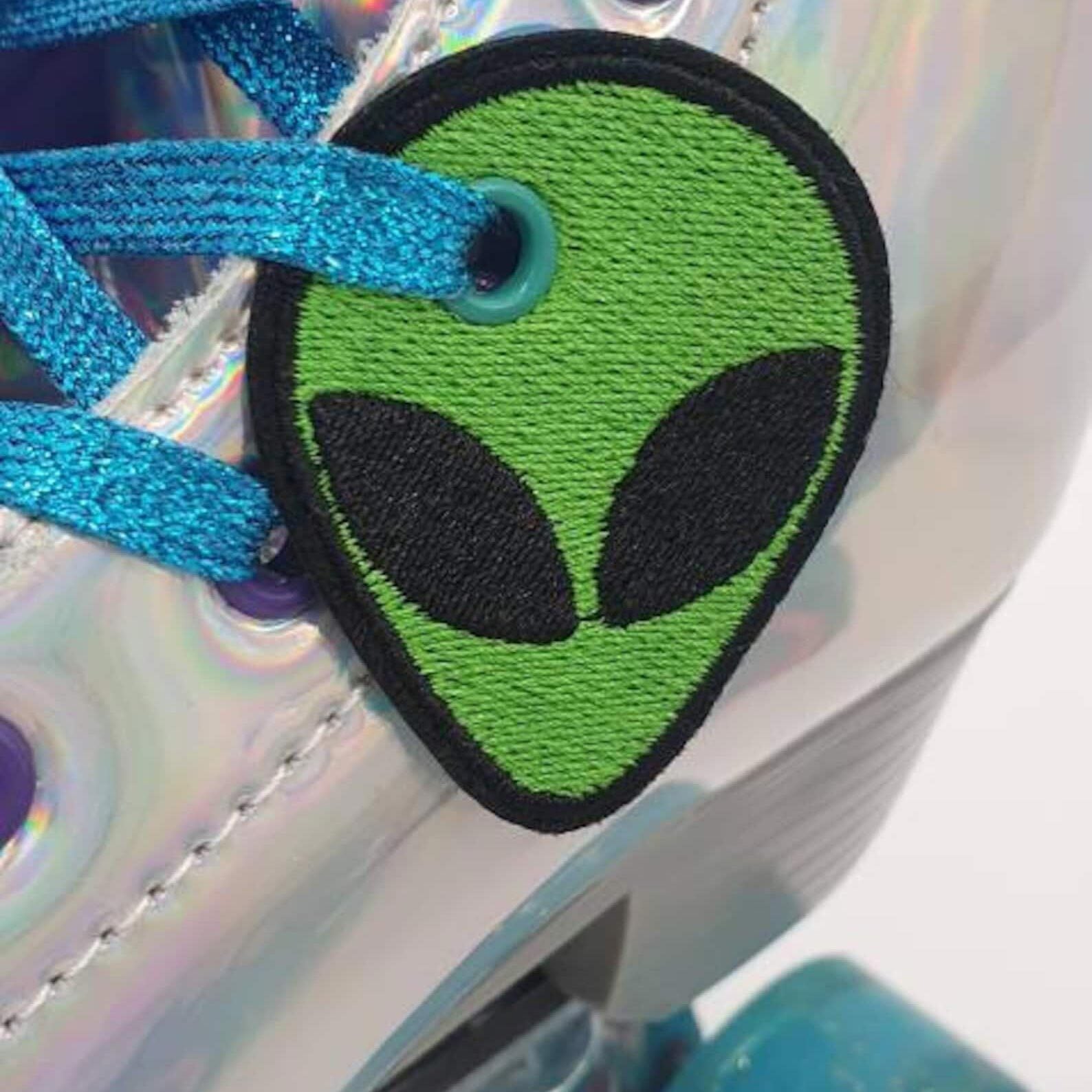 Elsies Embroidered Skate Accessories (Single) / Alien