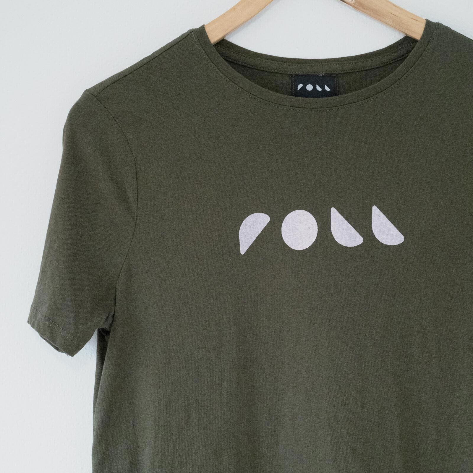 Roll Upcycled / Logo Tee / Olive / XS