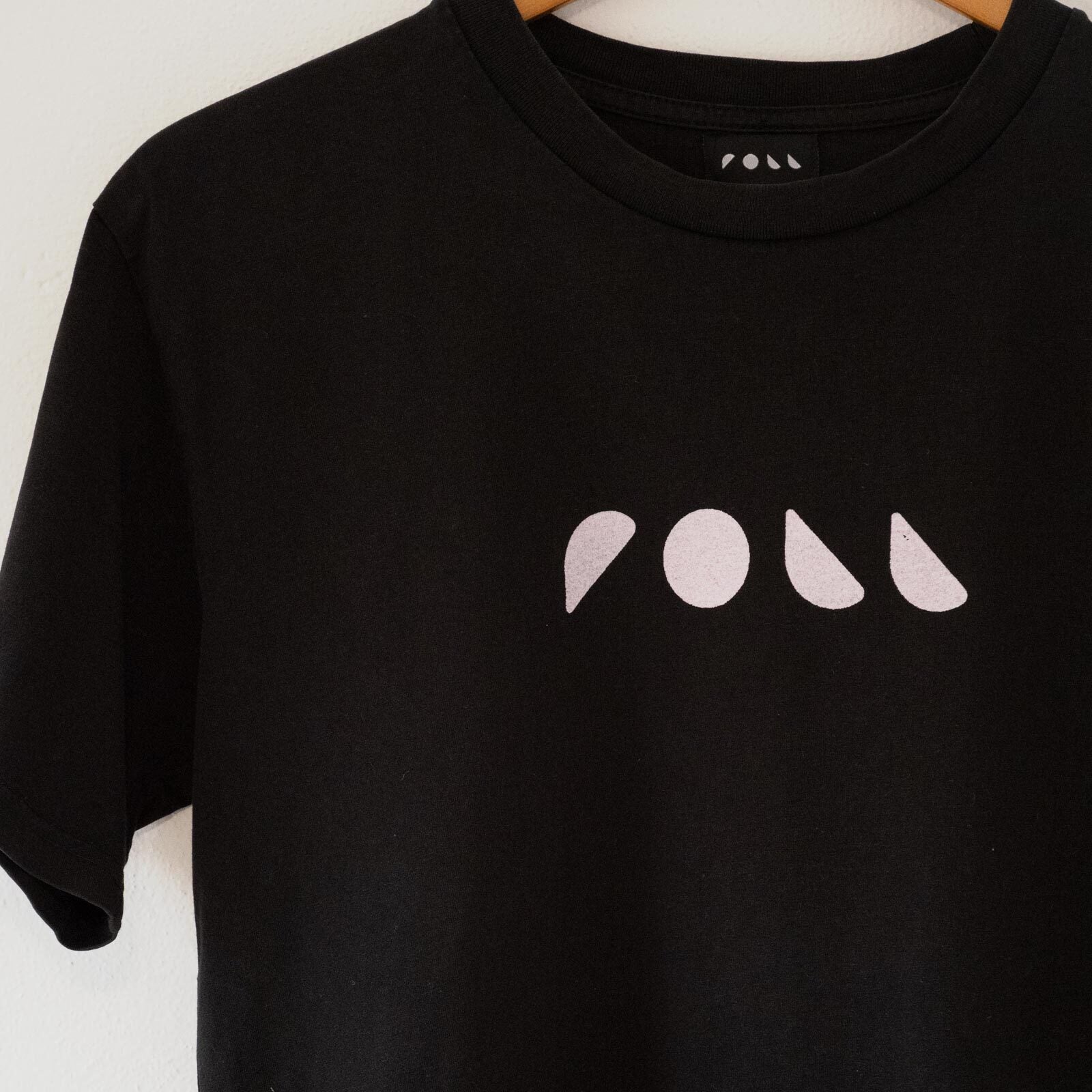 Roll Upcycled / Logo Tee / Black / S