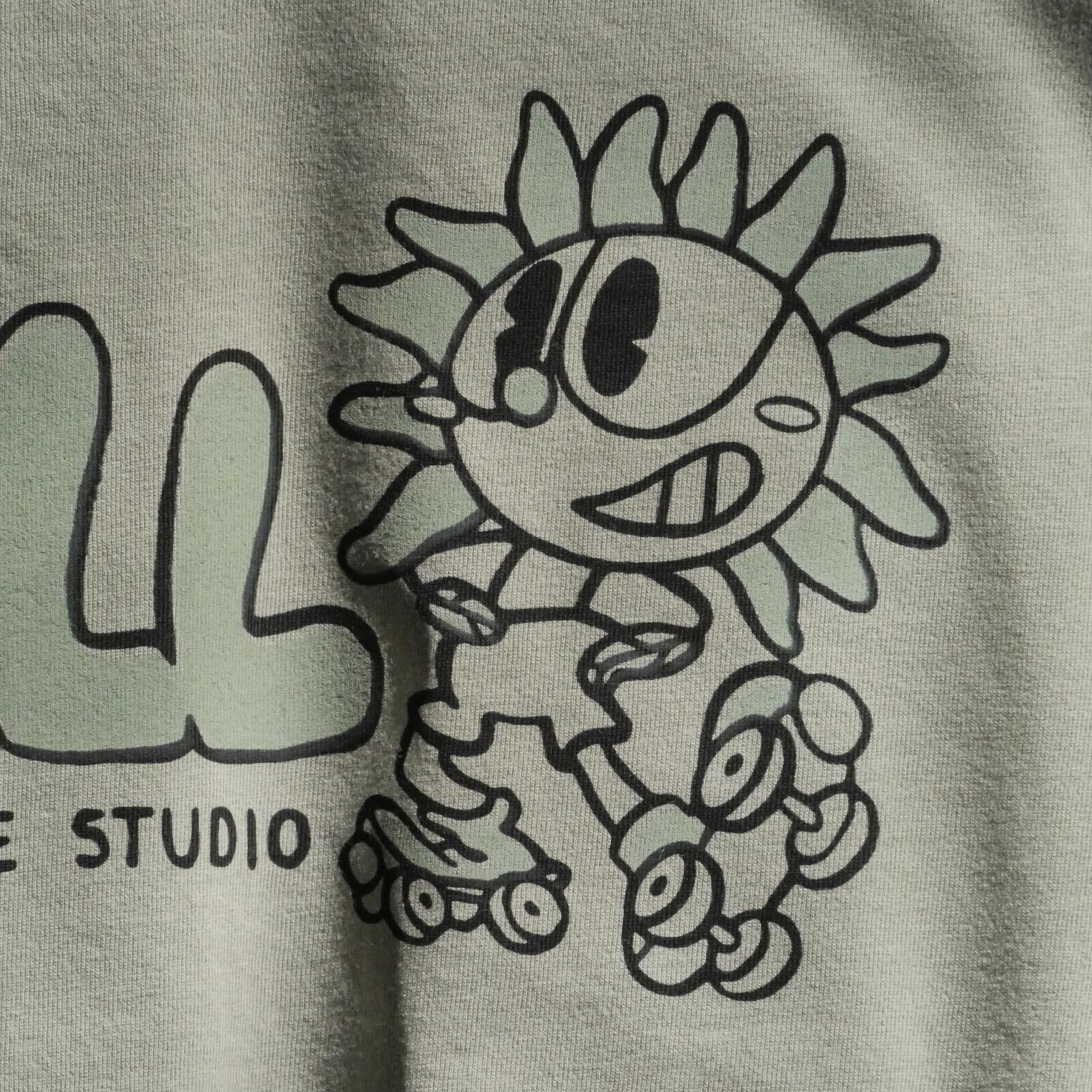 Roll Upcycled / Sunflower Long Sleeve Tee / Khaki Green / M