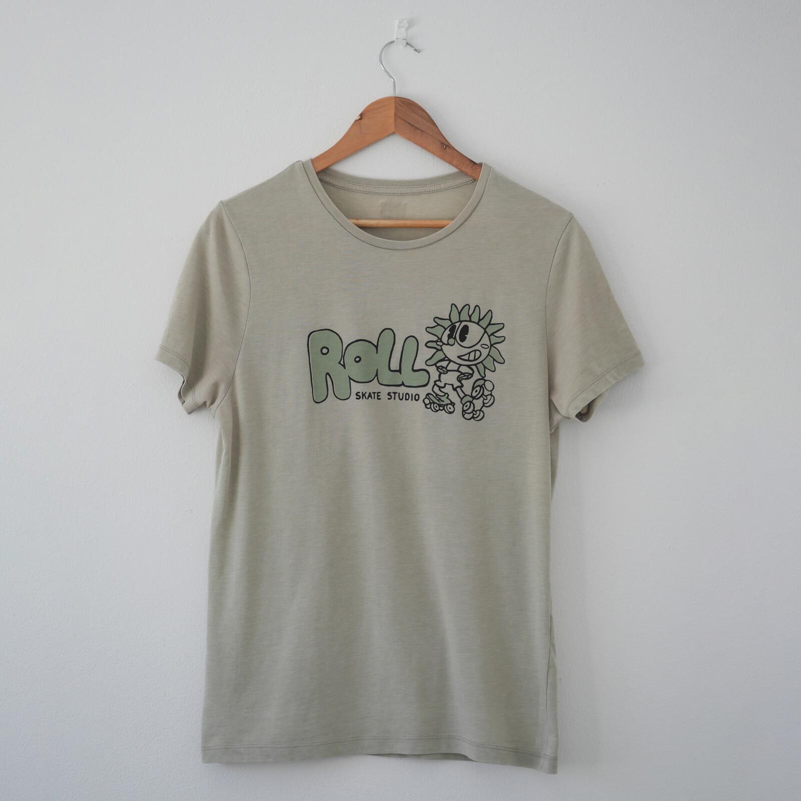 Roll Upcycled / Sunflower Tee / Khaki Green / M