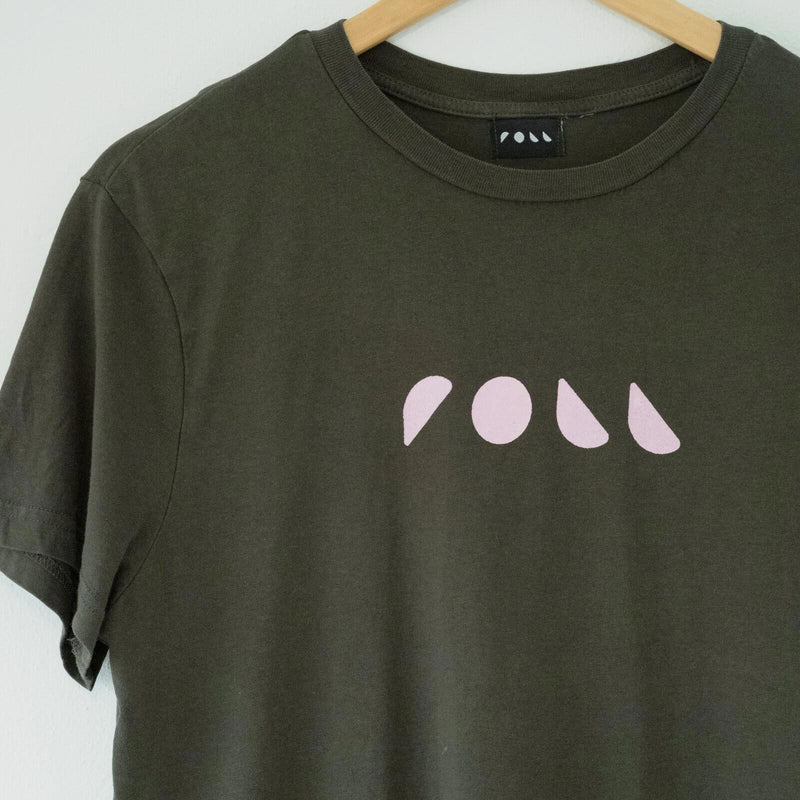 Roll Upcycled / Logo Tee / Olive / M