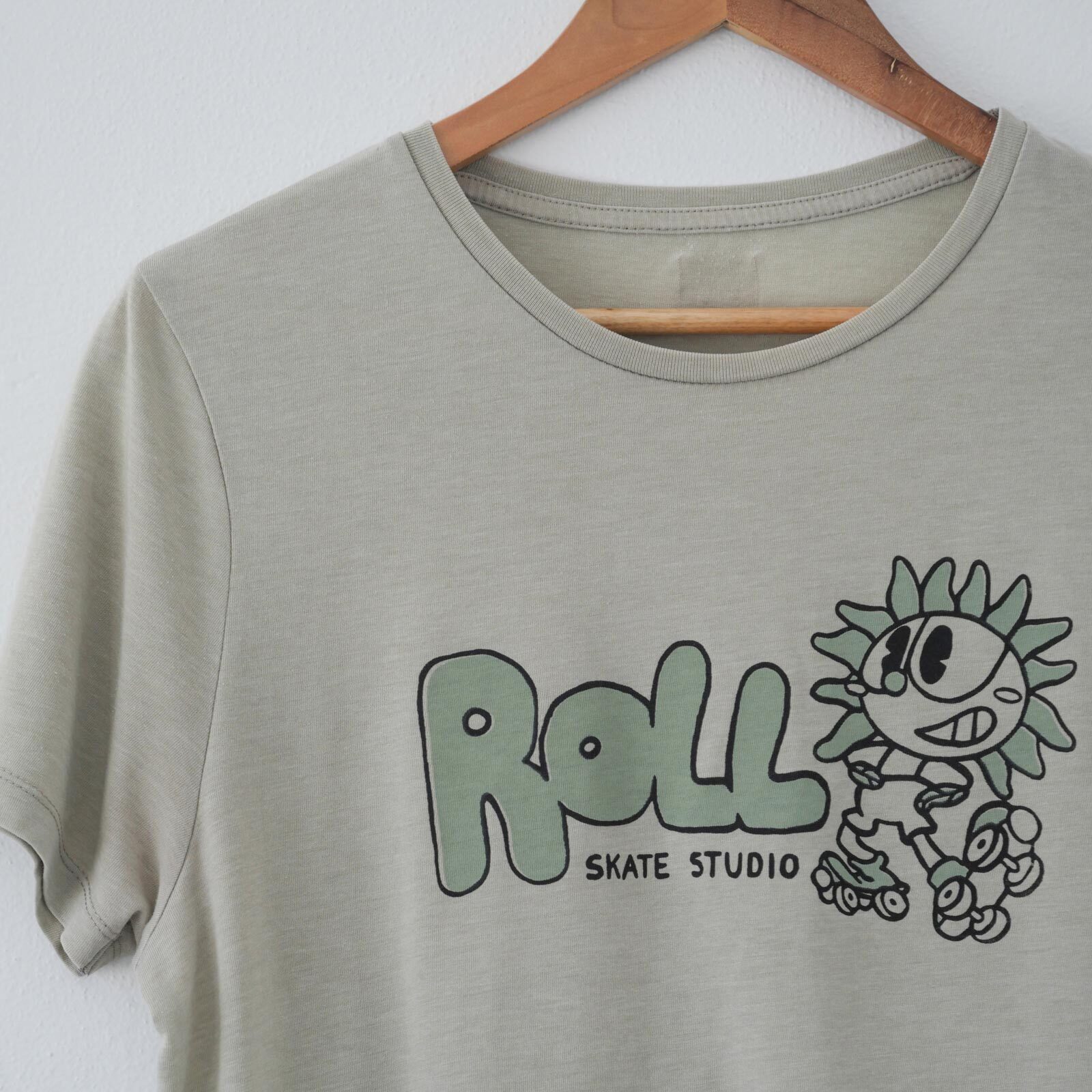 Roll Upcycled / Sunflower Tee / Khaki Green / M